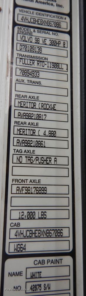 image for item DI6949 1999 Volvo WG  semi truck