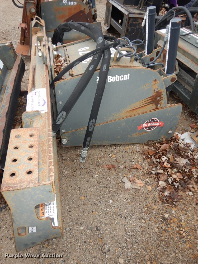 image for item DI6963 2017 Bobcat 18PLA  skid steer cold planer