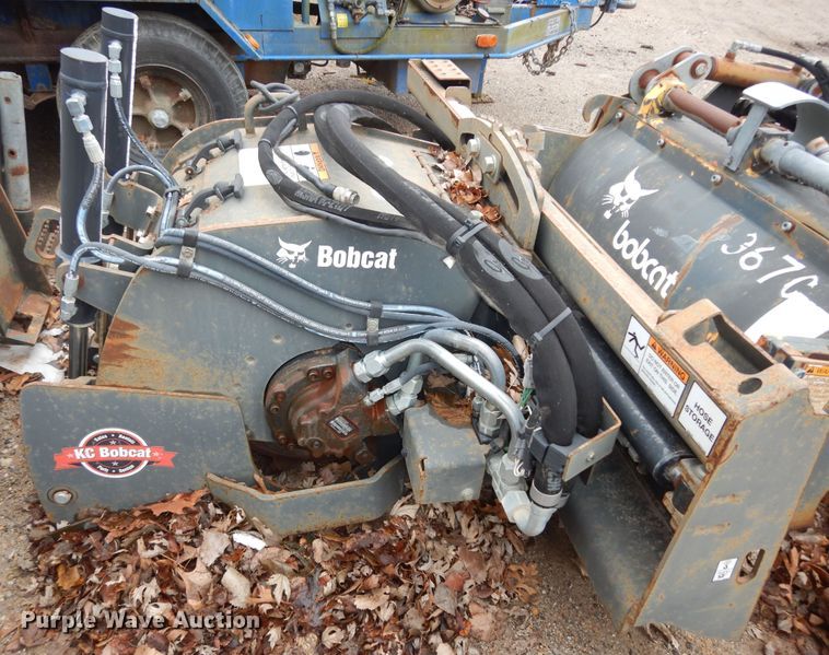 image for item DI6963 2017 Bobcat 18PLA  skid steer cold planer