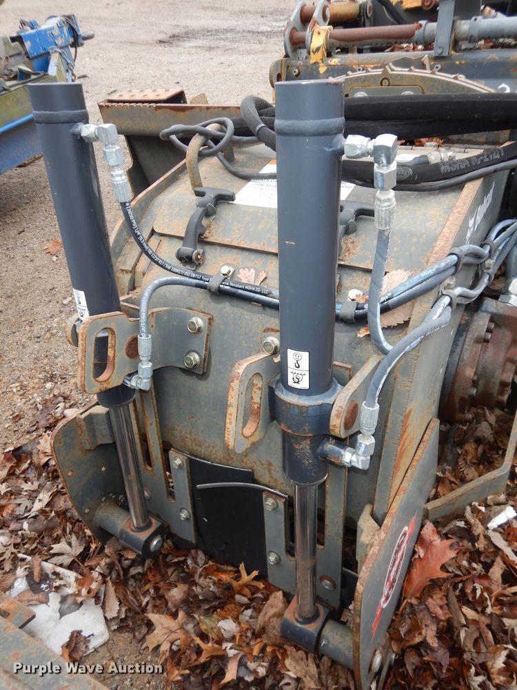 image for item DI6963 2017 Bobcat 18PLA  skid steer cold planer