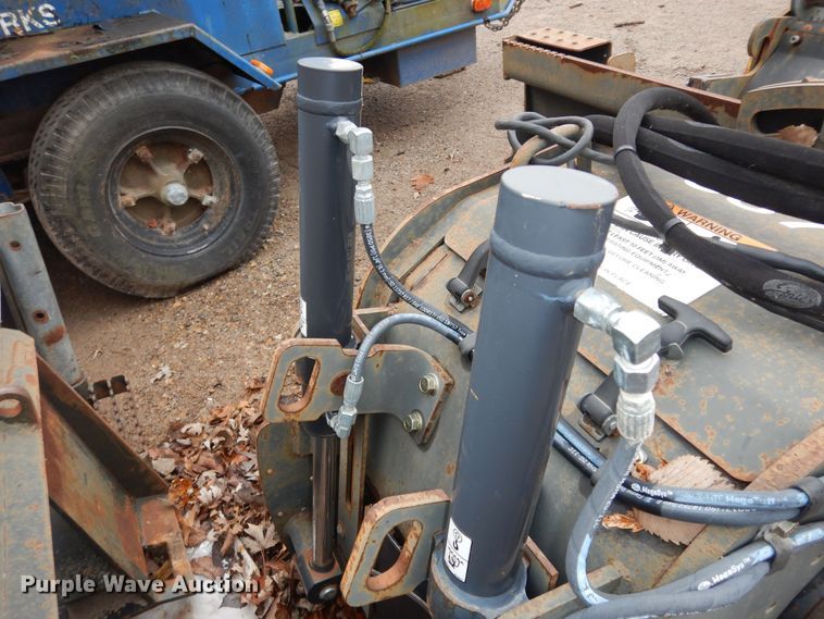 image for item DI6963 2017 Bobcat 18PLA  skid steer cold planer