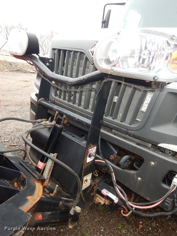 image for item DI6991 Boss STB07738  snow plow