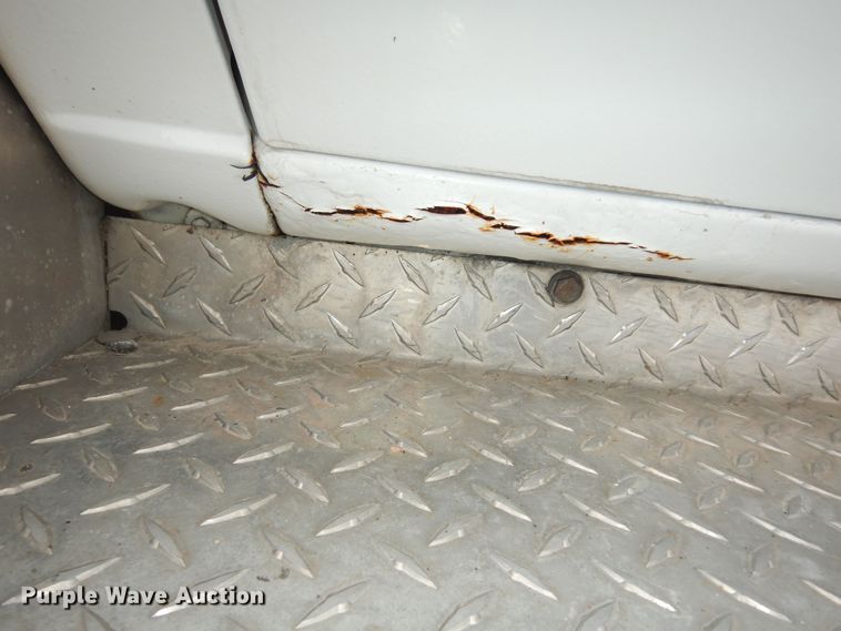 image for item DI6997 2013 Ford E450 Super Duty  shuttle bus