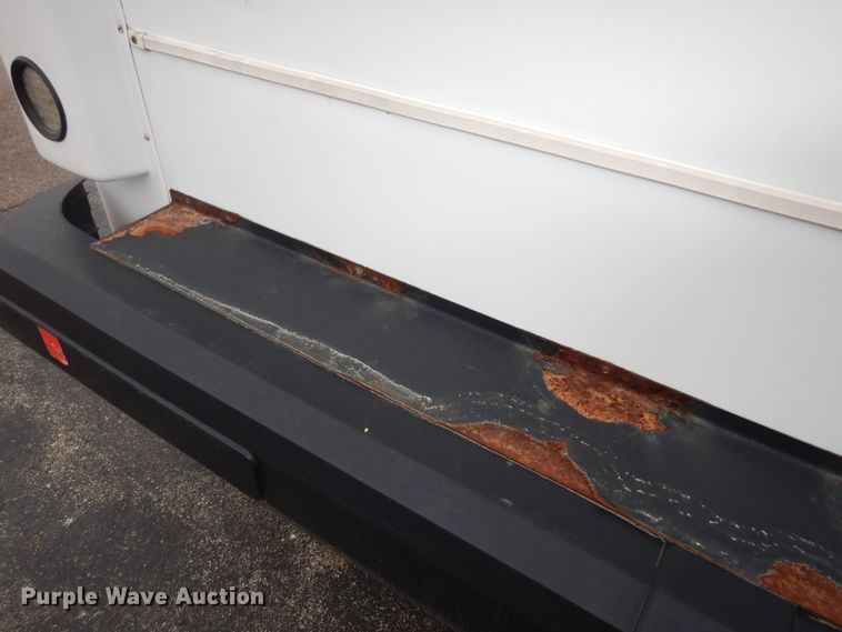 image for item DI6997 2013 Ford E450 Super Duty  shuttle bus