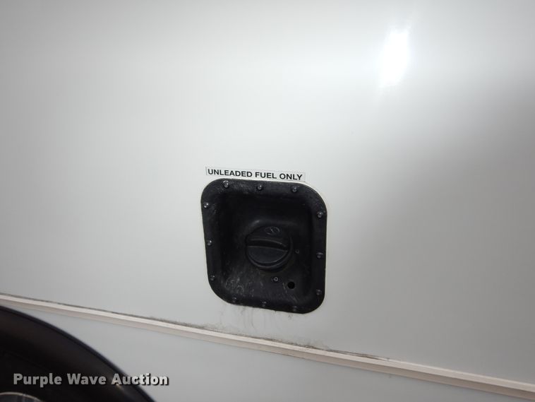 image for item DI6997 2013 Ford E450 Super Duty  shuttle bus