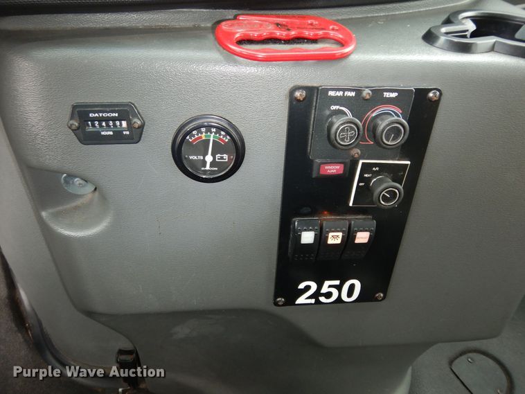 image for item DI6997 2013 Ford E450 Super Duty  shuttle bus