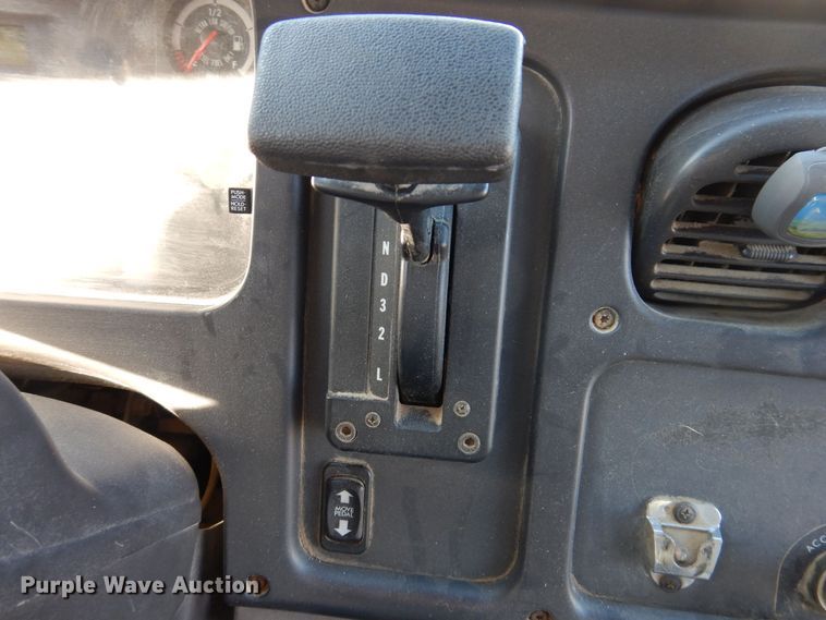 image for item DK2077 2010 Freightliner 310TS  school bus