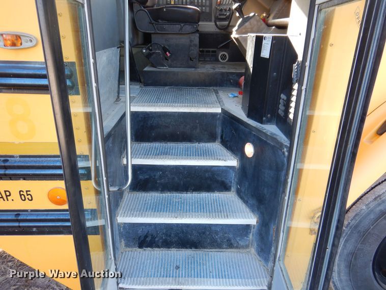 image for item DK2078 2005 Thomas 101PS  school bus