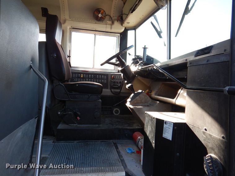 image for item DK2078 2005 Thomas 101PS  school bus