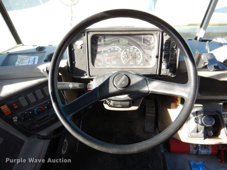 image for item DK2078 2005 Thomas 101PS  school bus