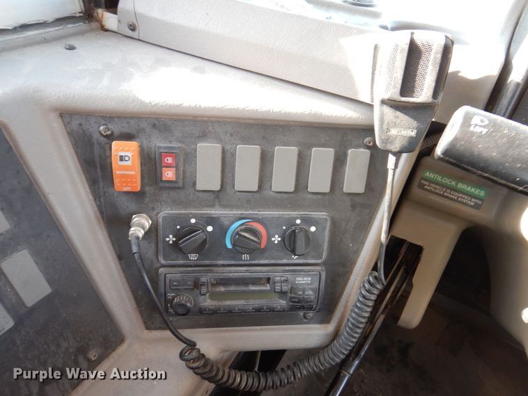 image for item DK2078 2005 Thomas 101PS  school bus