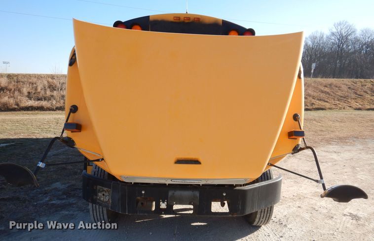 image for item DK2078 2005 Thomas 101PS  school bus