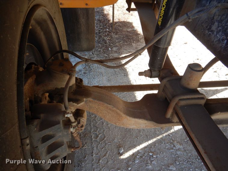 image for item DK2078 2005 Thomas 101PS  school bus