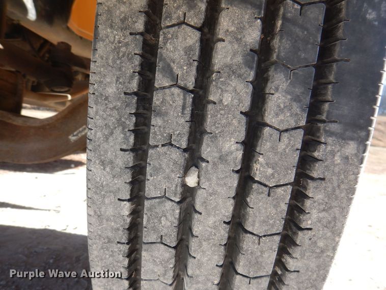 image for item DK2078 2005 Thomas 101PS  school bus