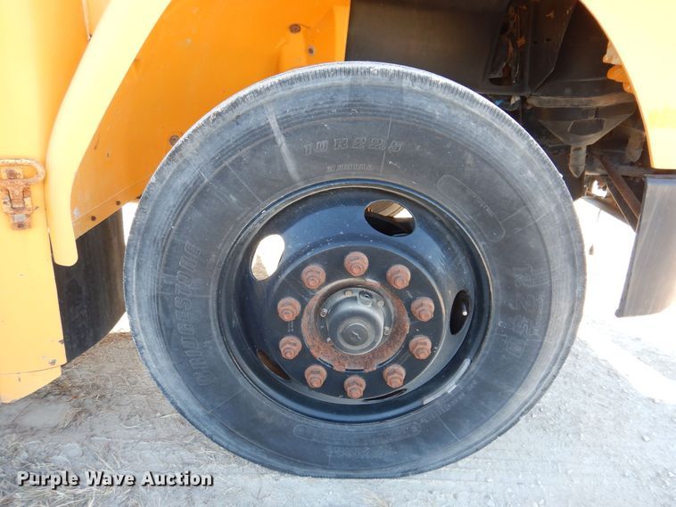 image for item DK2078 2005 Thomas 101PS  school bus