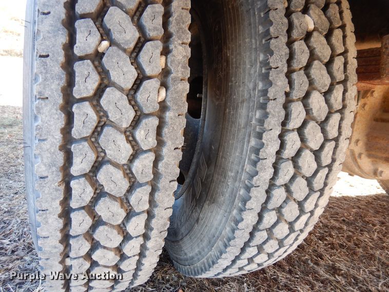 image for item DK2078 2005 Thomas 101PS  school bus