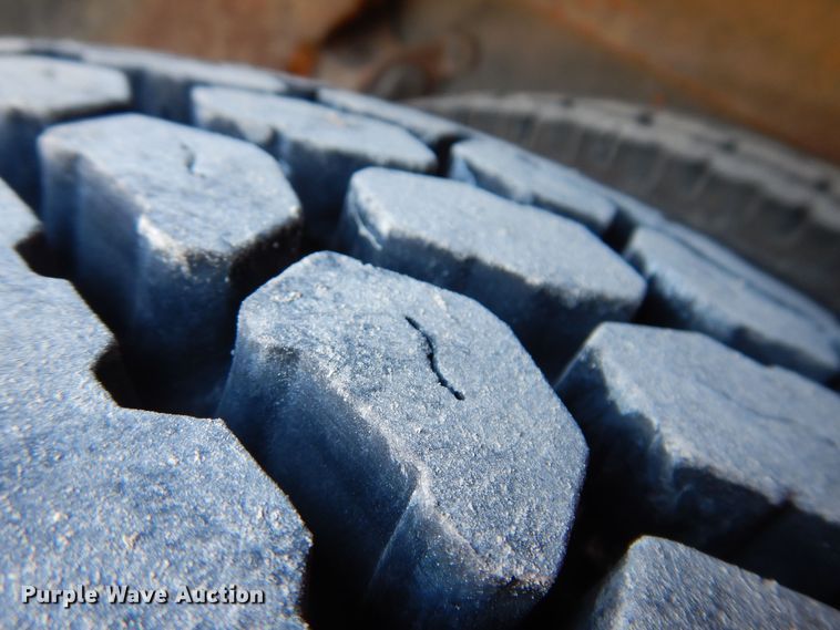 image for item DK2078 2005 Thomas 101PS  school bus