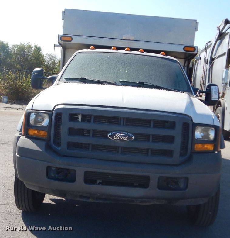 image for item DM3206 2006 Ford F450 Super Duty XL  delivery truck