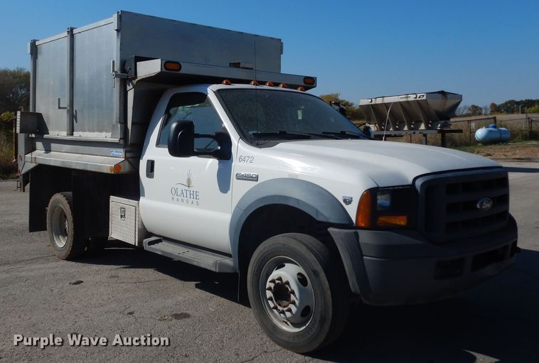 image for item DM3206 2006 Ford F450 Super Duty XL  delivery truck
