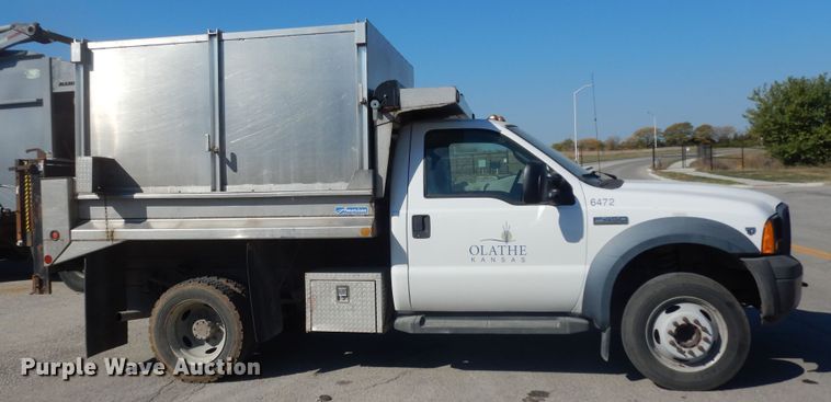 image for item DM3206 2006 Ford F450 Super Duty XL  delivery truck