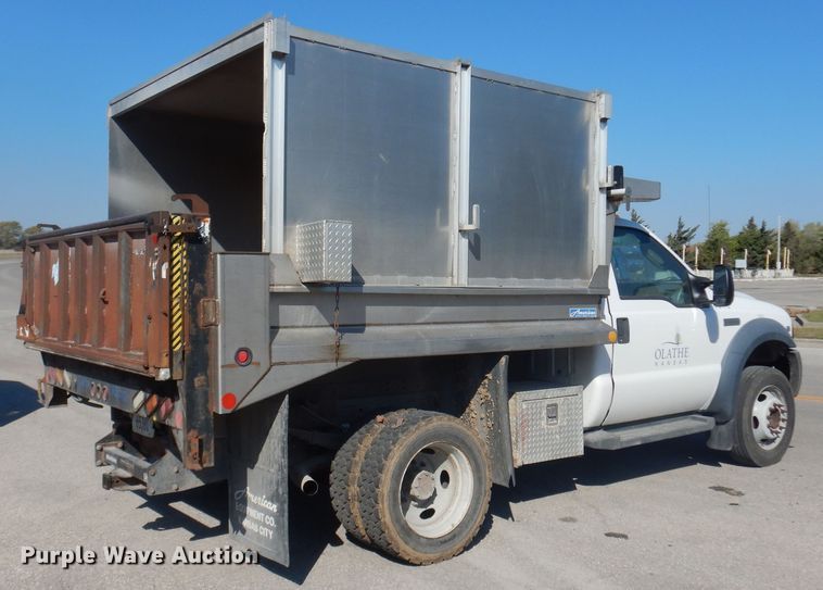 image for item DM3206 2006 Ford F450 Super Duty XL  delivery truck