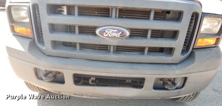 image for item DM3206 2006 Ford F450 Super Duty XL  delivery truck