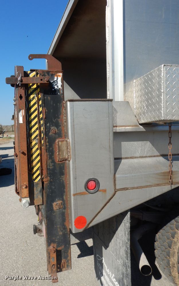 image for item DM3206 2006 Ford F450 Super Duty XL  delivery truck