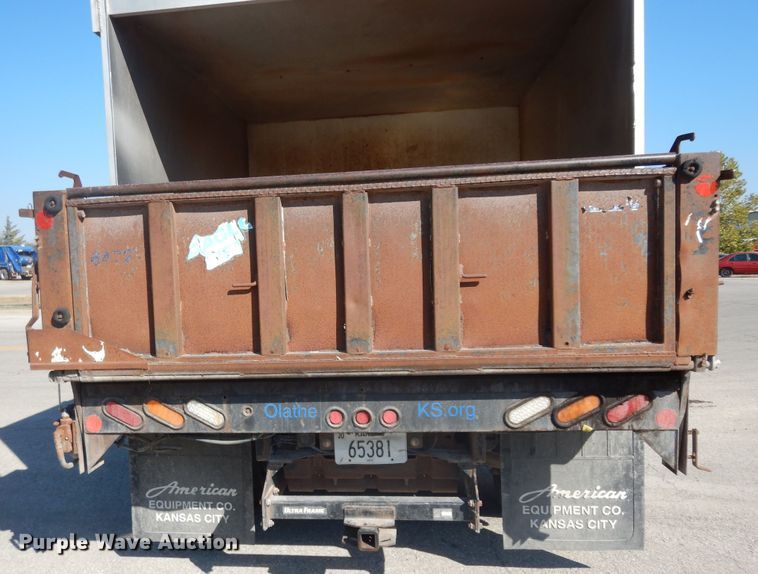 image for item DM3206 2006 Ford F450 Super Duty XL  delivery truck