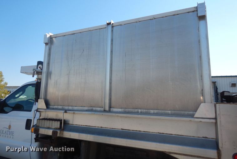 image for item DM3206 2006 Ford F450 Super Duty XL  delivery truck