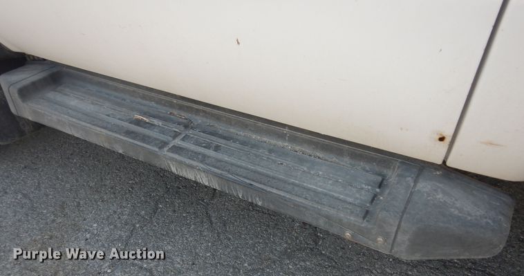 image for item DM3206 2006 Ford F450 Super Duty XL  delivery truck