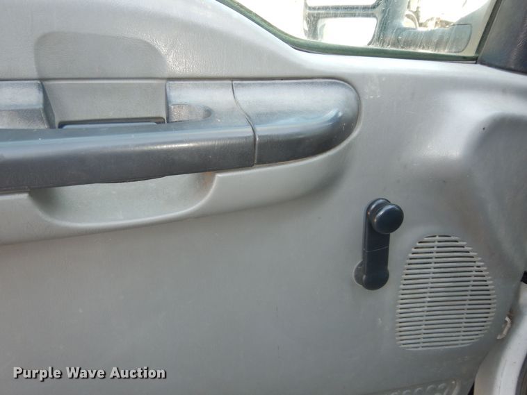image for item DM3206 2006 Ford F450 Super Duty XL  delivery truck