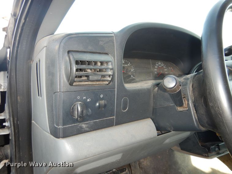 image for item DM3206 2006 Ford F450 Super Duty XL  delivery truck
