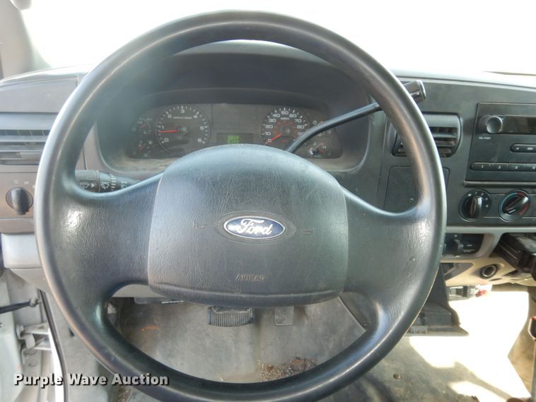image for item DM3206 2006 Ford F450 Super Duty XL  delivery truck
