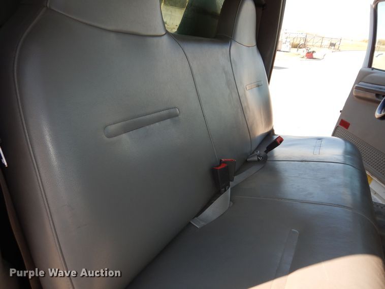 image for item DM3206 2006 Ford F450 Super Duty XL  delivery truck