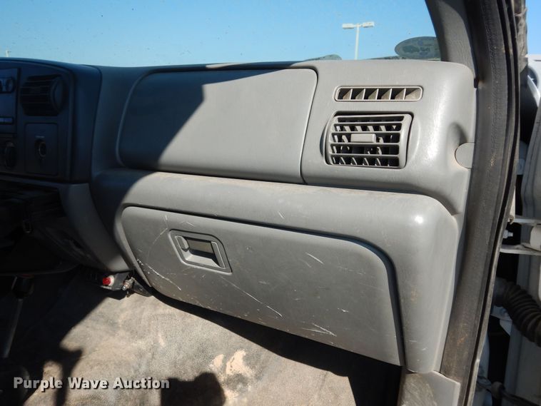 image for item DM3206 2006 Ford F450 Super Duty XL  delivery truck