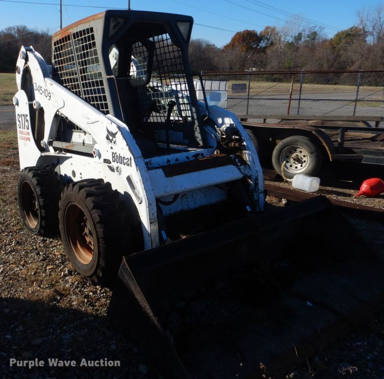 image for item DP8596 2004 Bobcat S175  skid steer loader
