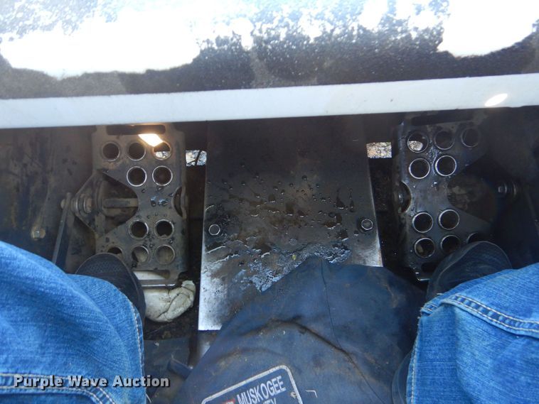 image for item DP8596 2004 Bobcat S175  skid steer loader