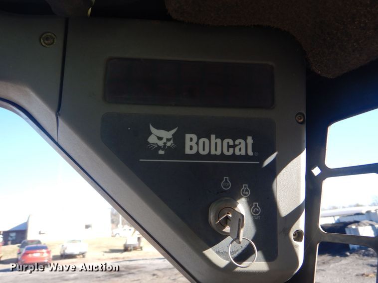 image for item DP8596 2004 Bobcat S175  skid steer loader