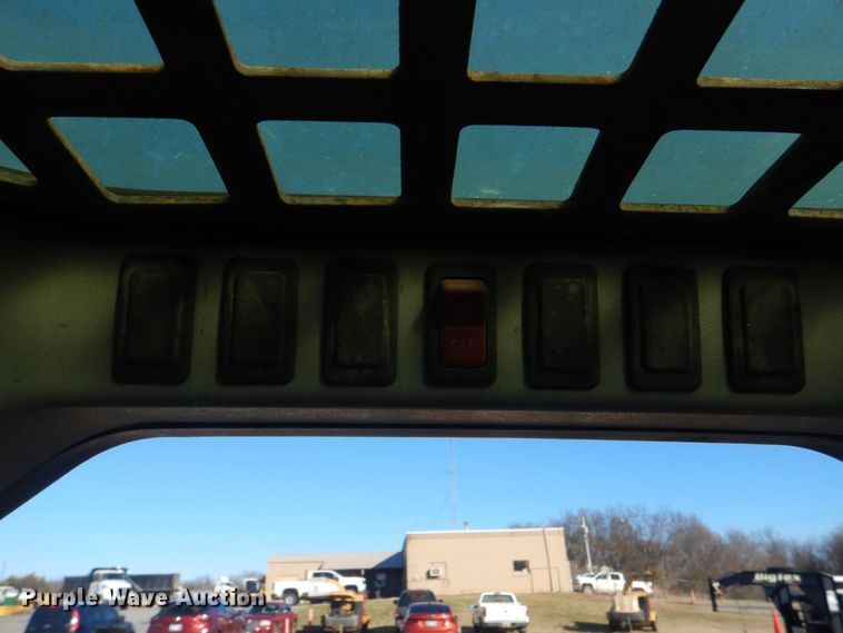 image for item DP8596 2004 Bobcat S175  skid steer loader