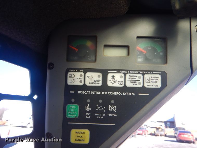 image for item DP8596 2004 Bobcat S175  skid steer loader