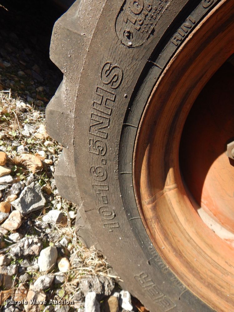 image for item DP8596 2004 Bobcat S175  skid steer loader