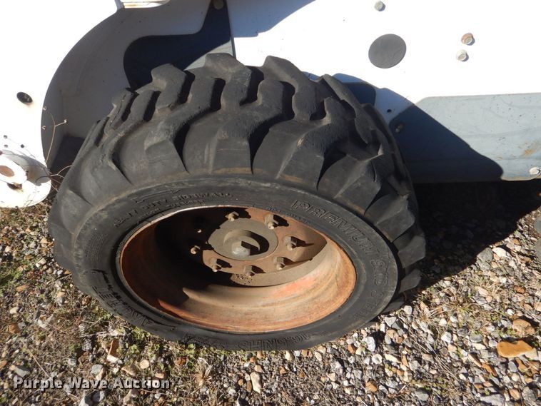 image for item DP8596 2004 Bobcat S175  skid steer loader