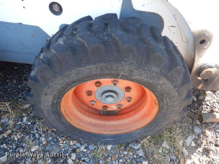 image for item DP8596 2004 Bobcat S175  skid steer loader