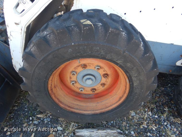 image for item DP8596 2004 Bobcat S175  skid steer loader