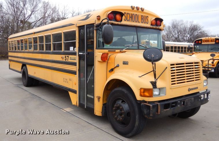 image for item DR8100 2003 Blue Bird  school bus