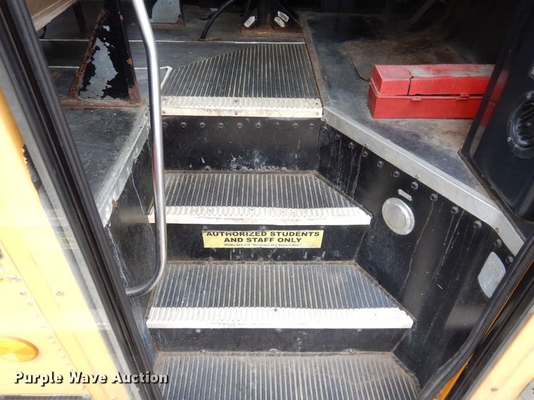 image for item DR8100 2003 Blue Bird  school bus