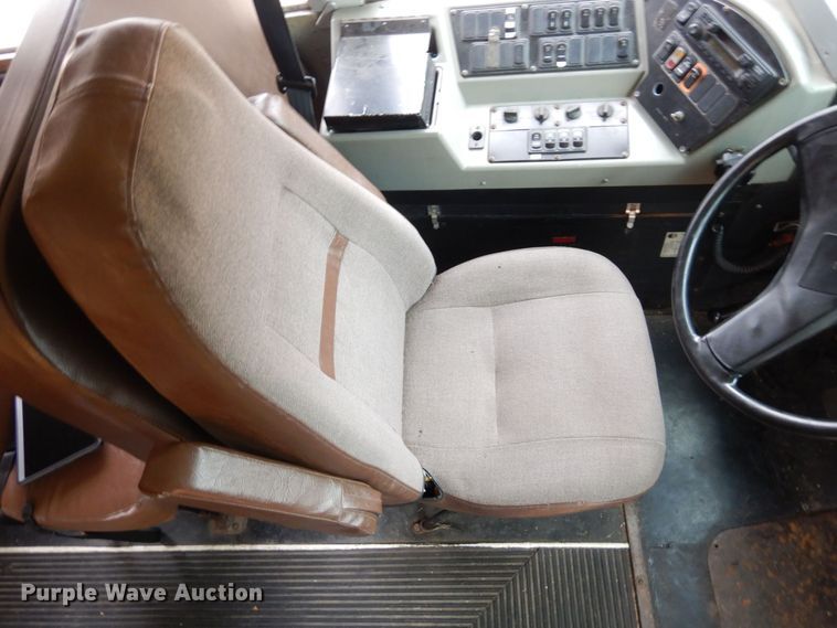 image for item DR8100 2003 Blue Bird  school bus