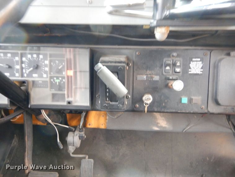 image for item DR8100 2003 Blue Bird  school bus