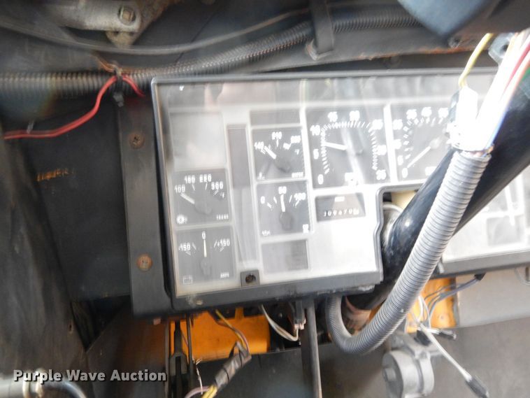 image for item DR8100 2003 Blue Bird  school bus