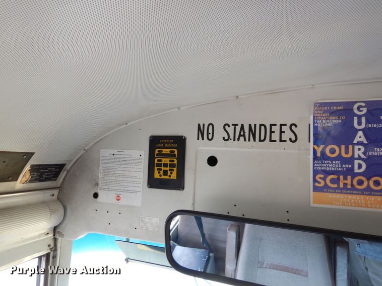 image for item DR8100 2003 Blue Bird  school bus